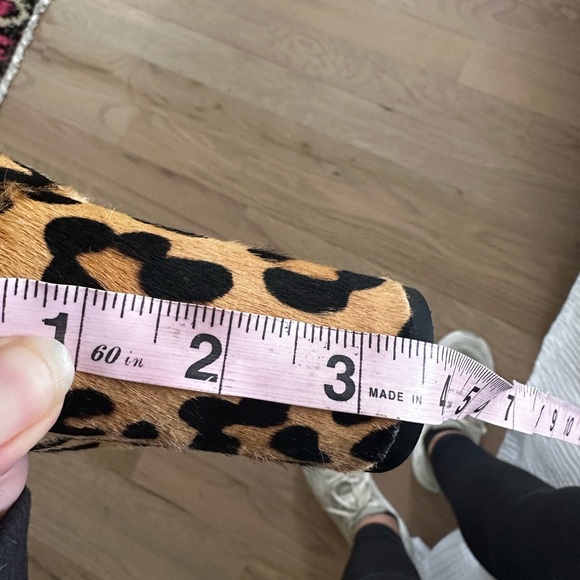 Via Spiga Leopard Print pump with block heel. Camel & black pony hair. Size 11 - Picture 4 of 4